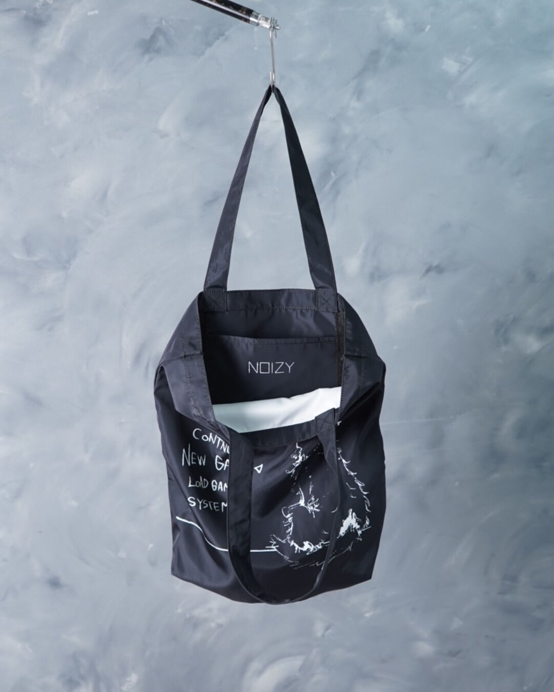 Graphic Tote Bag / Vくん / Black