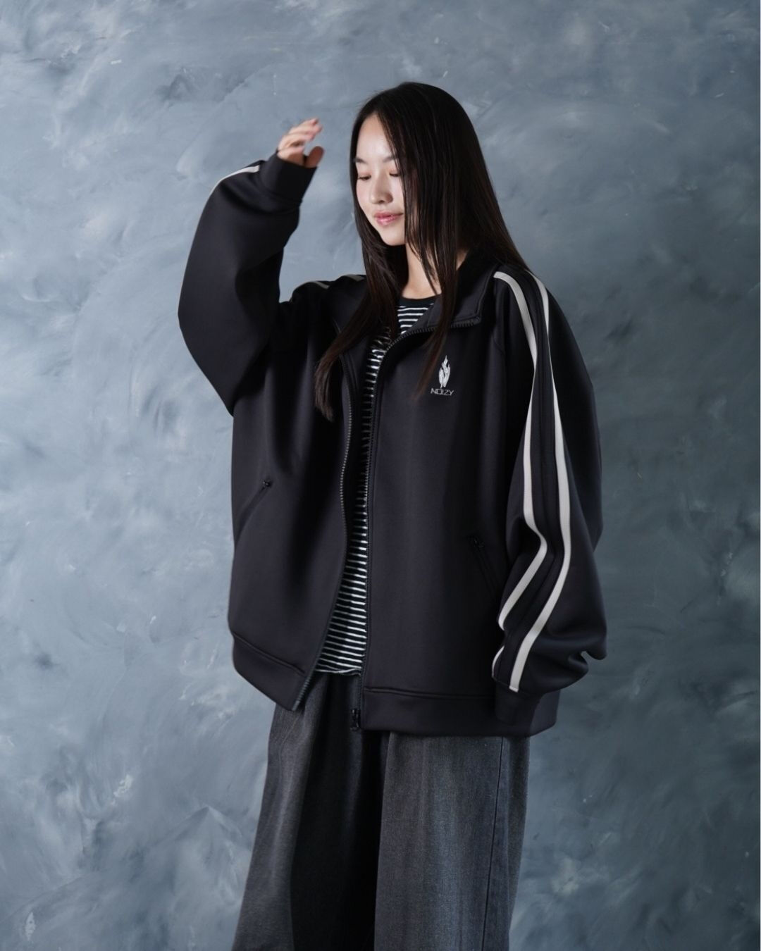 THREADS NOIZ TRACK JKT / Black