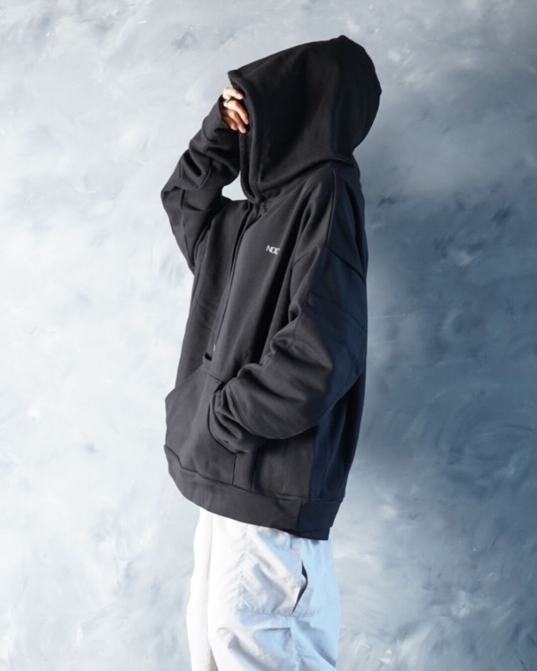 Threads Utility Hoodie / Black
